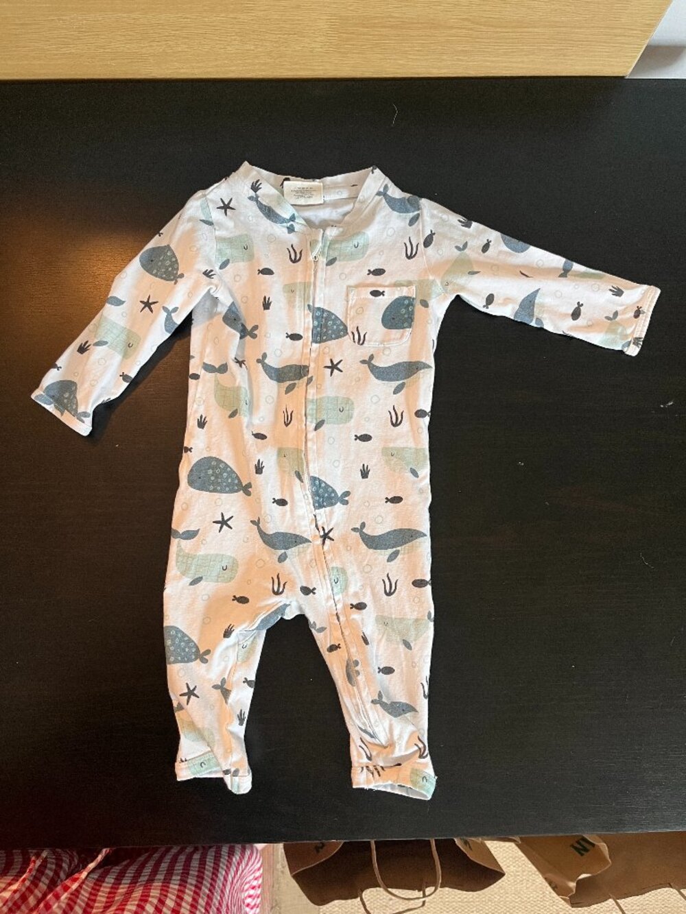 [$2 in a bundle] Viverano organic cotton pajamas 0-3 mo whales